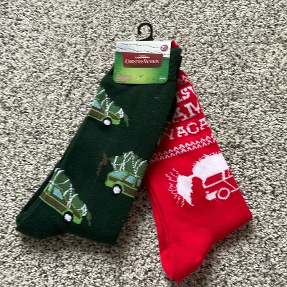 A Pair of National Lampoons Christmas Vacation Socks. Size 6-12 Green, Red New! - Picture 1 of 5